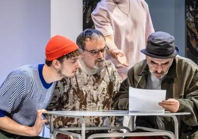 Normální detektivní komedie