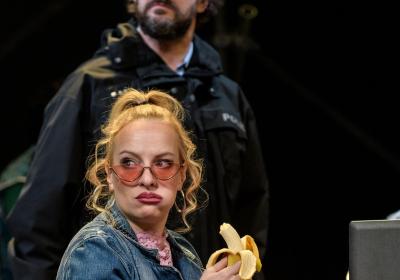 Smolný pich aneb Pitomý porno