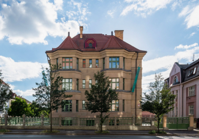 Iconic Houses. Ikony české avantgardy