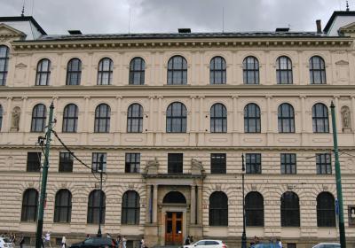 Uměleckoprůmyslové museum: Historická budova